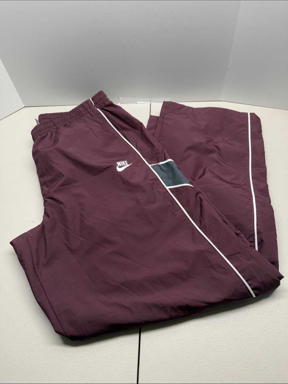 Nike Men's Burgundy Joggers with White Piping. NWOT, size XXL